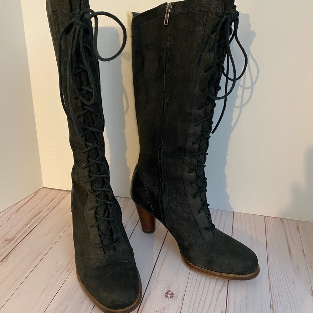 Ugg Boots - Picture 2 of 9